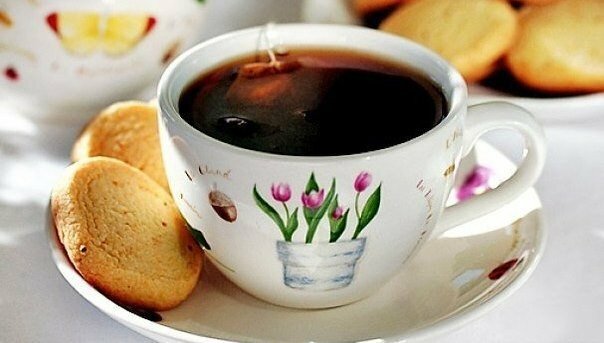 Печенье к чаю за 15 минут Ингредиенты: 2 яичных желтка